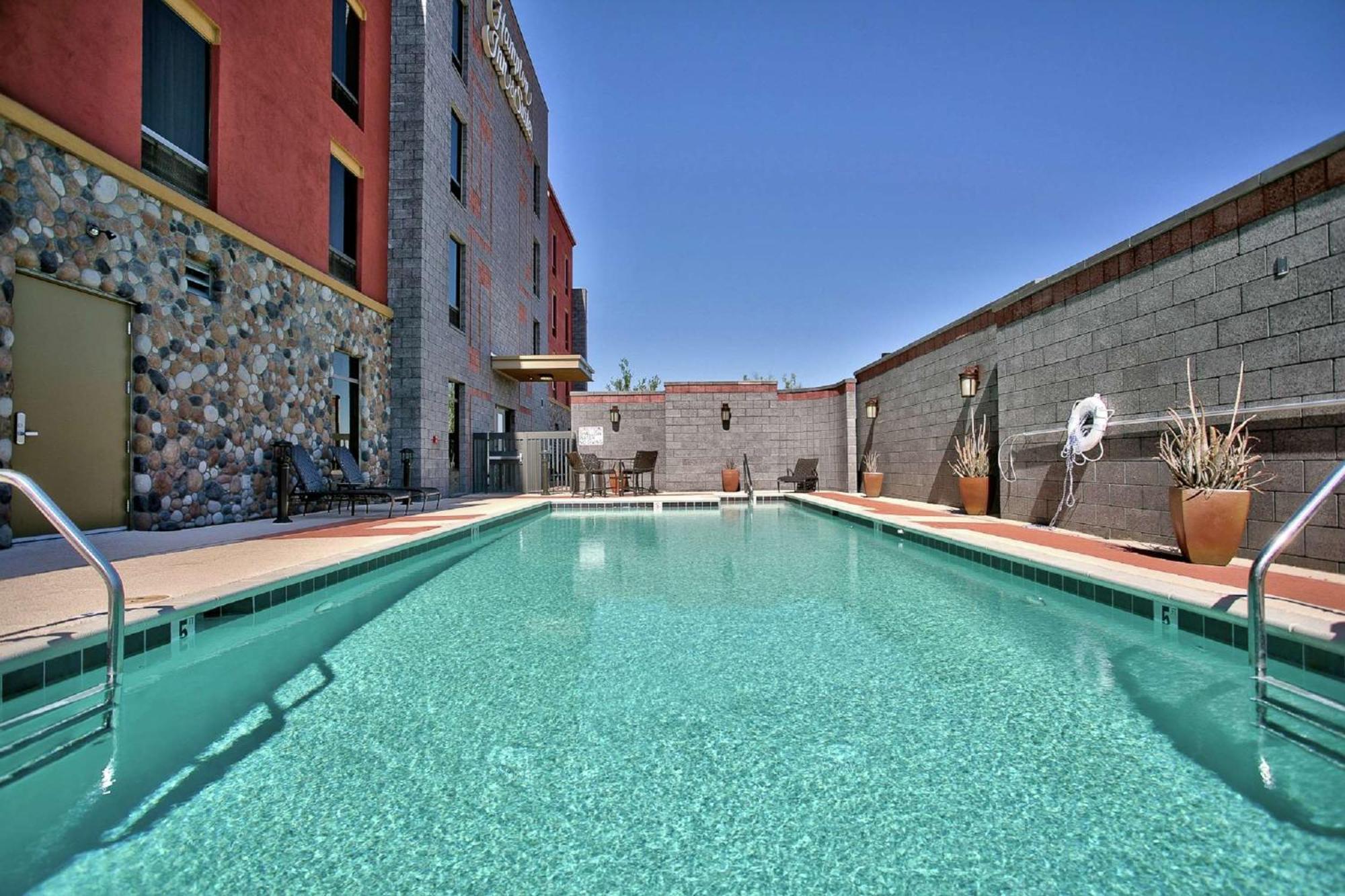 Hampton Inn & Suites Scottsdale At Talking Stick Exterior foto
